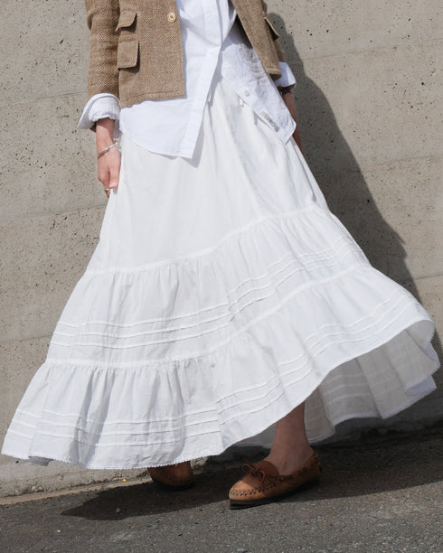 Tuck Tiered Skirt / White・Black