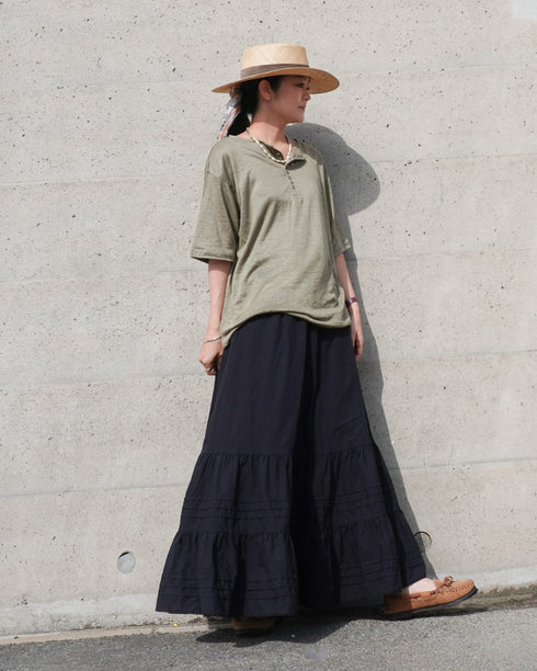 Tuck Tiered Skirt / White・Black