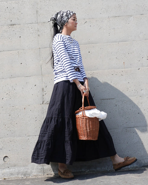 Tuck Tiered Skirt / White・Black