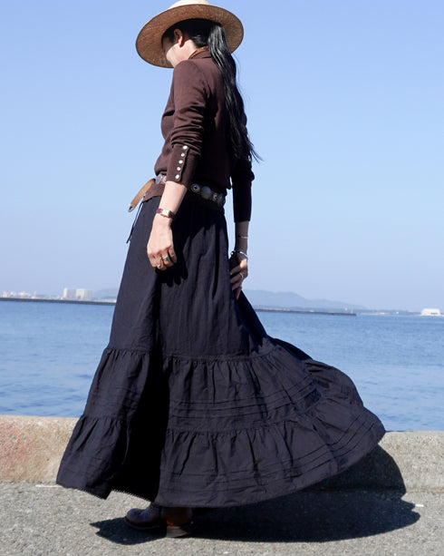Tuck Tiered Skirt / White・Black