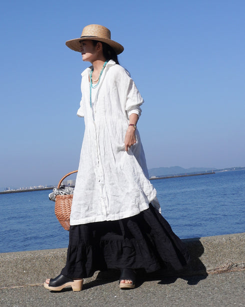 Tuck Tiered Skirt / White・Black