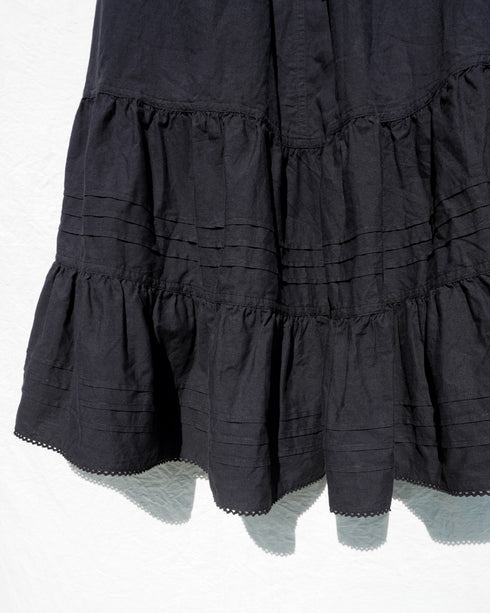 Tuck Tiered Skirt / White・Black